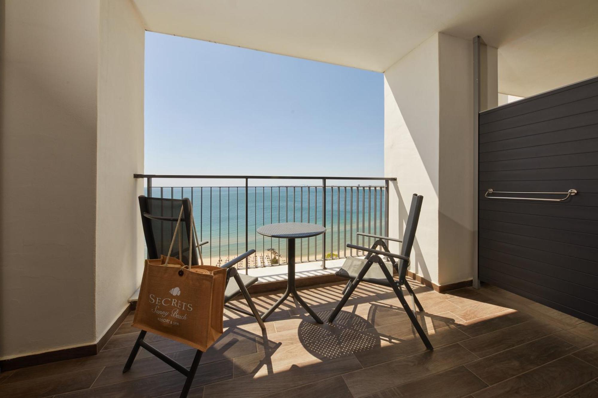 Secrets Sunny Beach Resort & Spa (Adults Only) Bilik gambar Balcony of a hotel room