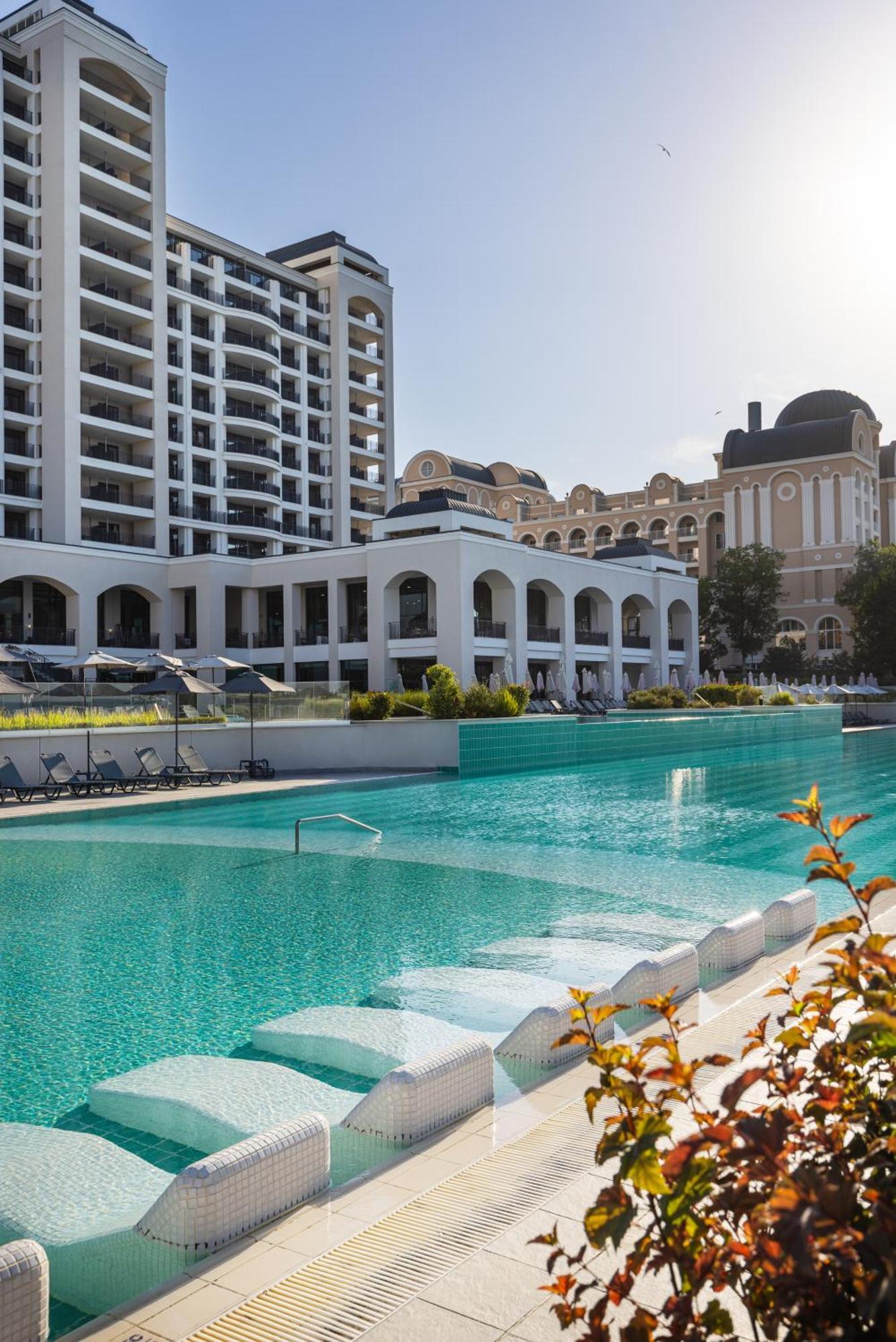 Secrets Sunny Beach Resort & Spa (Adults Only) Luaran gambar The hotel's pool